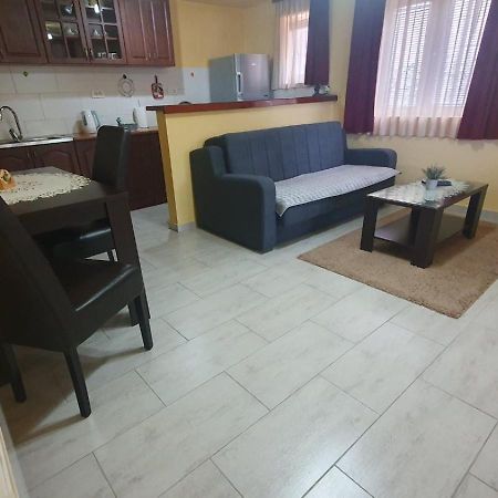 Apartments Lungomare Tivat Kültér fotó